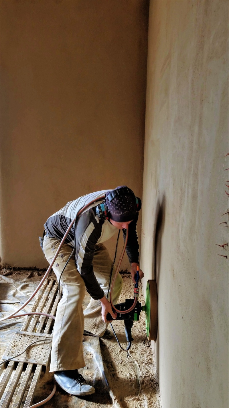 Wir sind ein zertifizierter und beim „Dachverband Lehm“ gelisteter Fachbetrieb für Lehmbau. Handwerk
