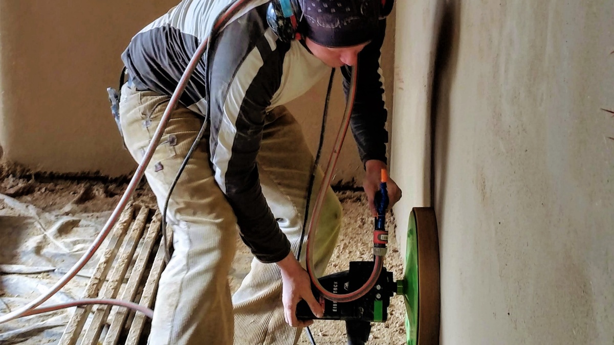Wir sind ein zertifizierter und beim „Dachverband Lehm“ gelisteter Fachbetrieb für Lehmbau. Handwerk